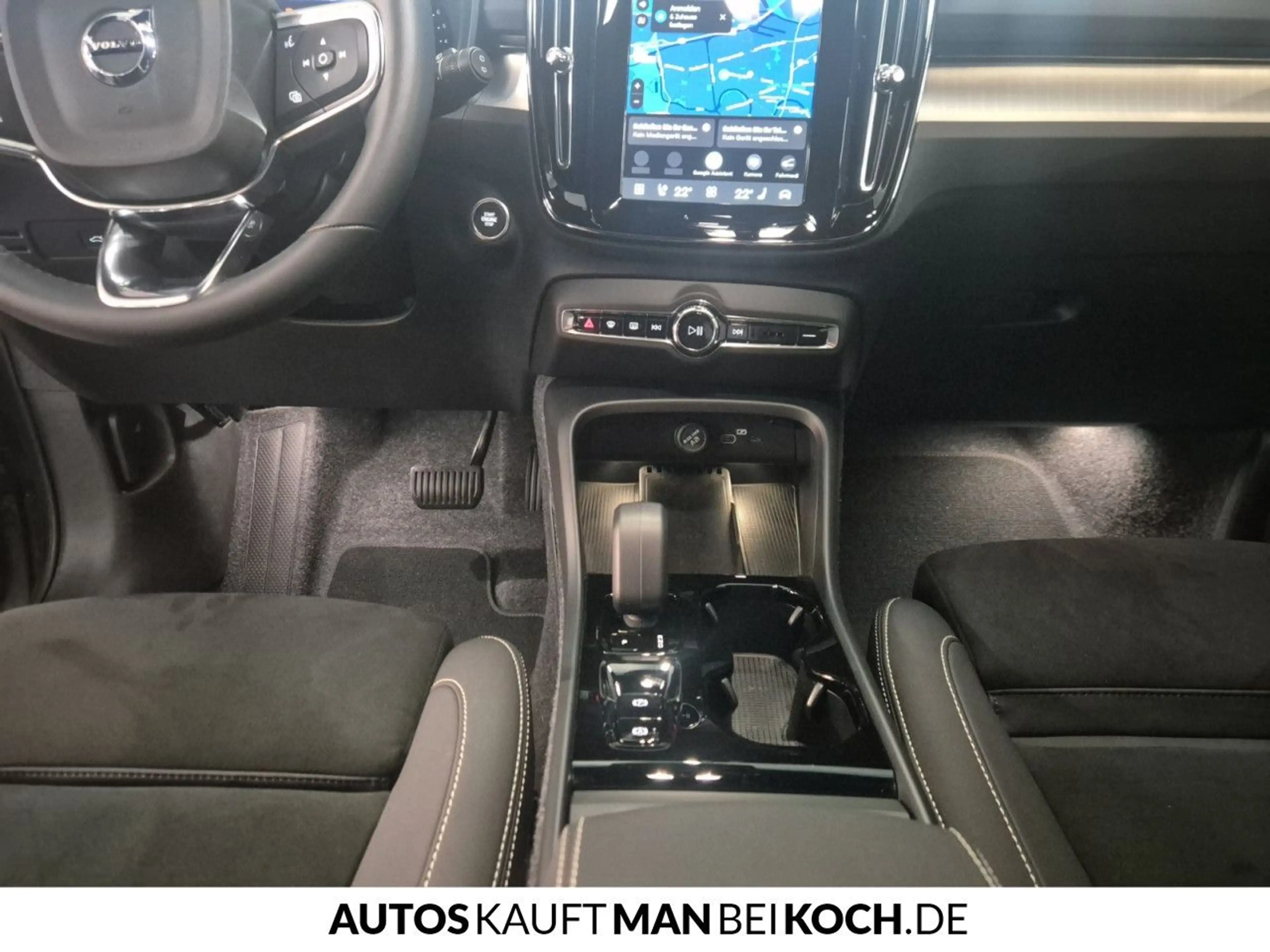 Volvo XC40 B3 Plus Dark ACC BLIS LED H/K 360° Notrad SHZ — photo 10