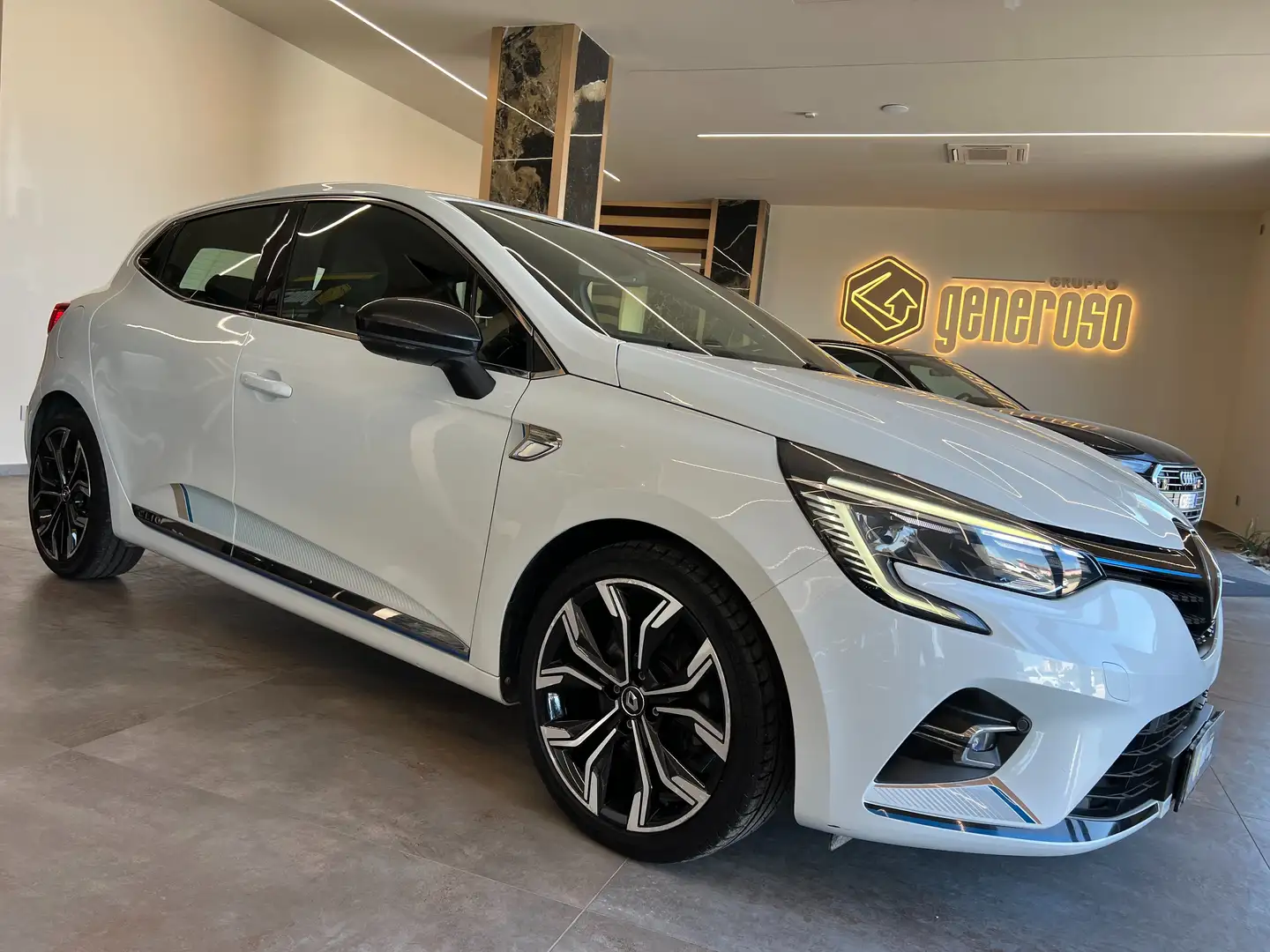 Renault Clio Clio 1.6 E-Tech hybrid Serie limitata 140cv auto Wit - 2