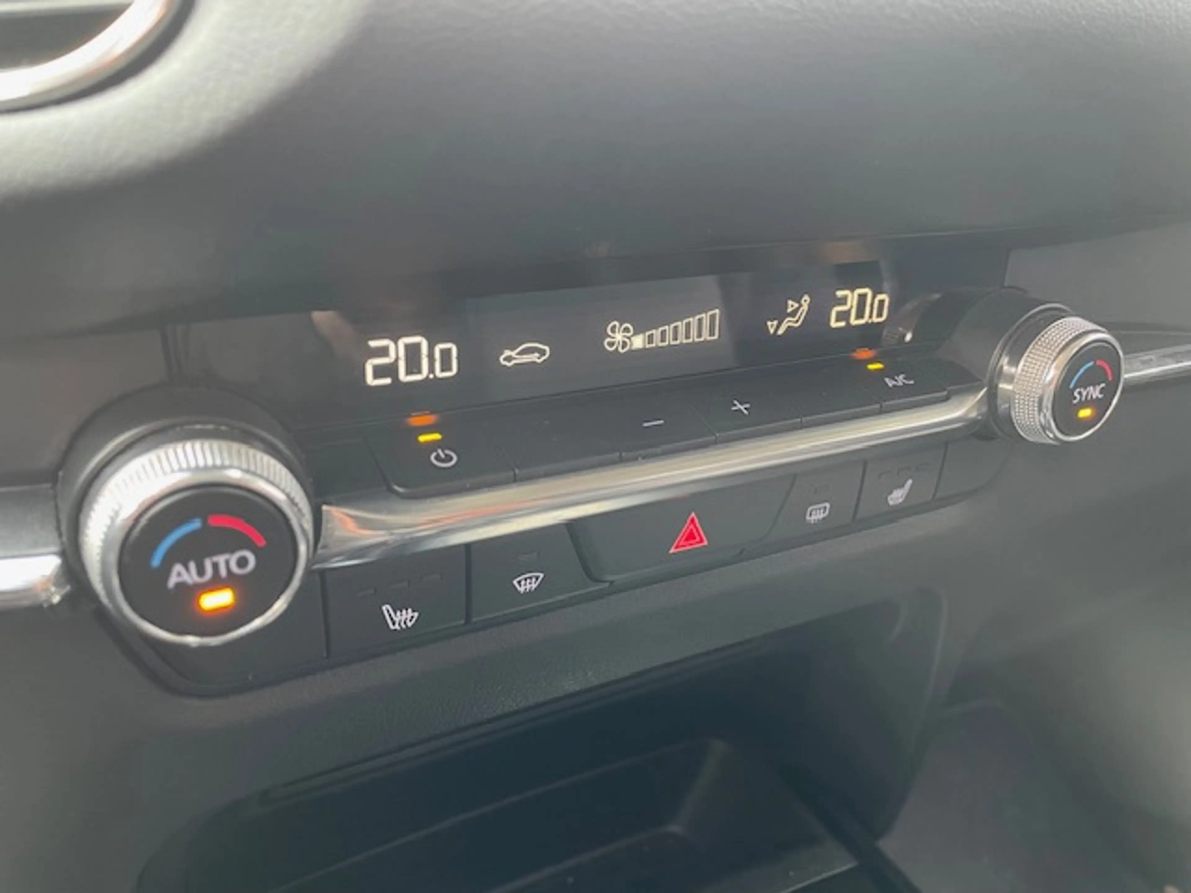 Mazda CX-30 2.0 e-SkyActiv M Hybrid Homura — photo 14