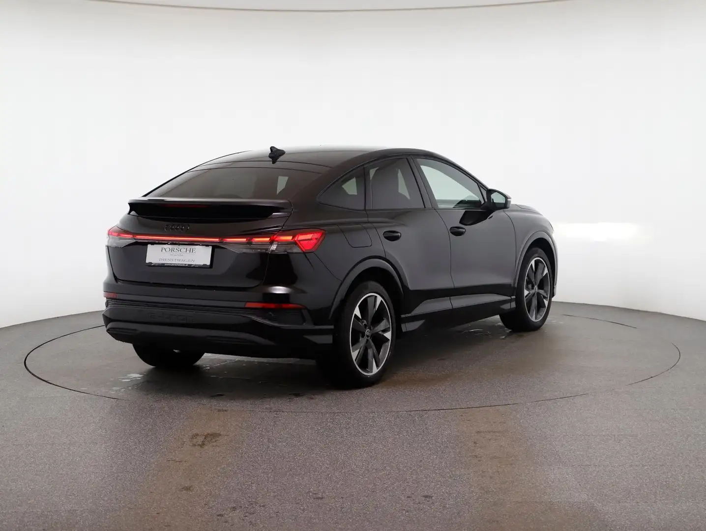 Audi Q4 e-tron Audi Q4 Sportback 45 e-tron Zwart - 2