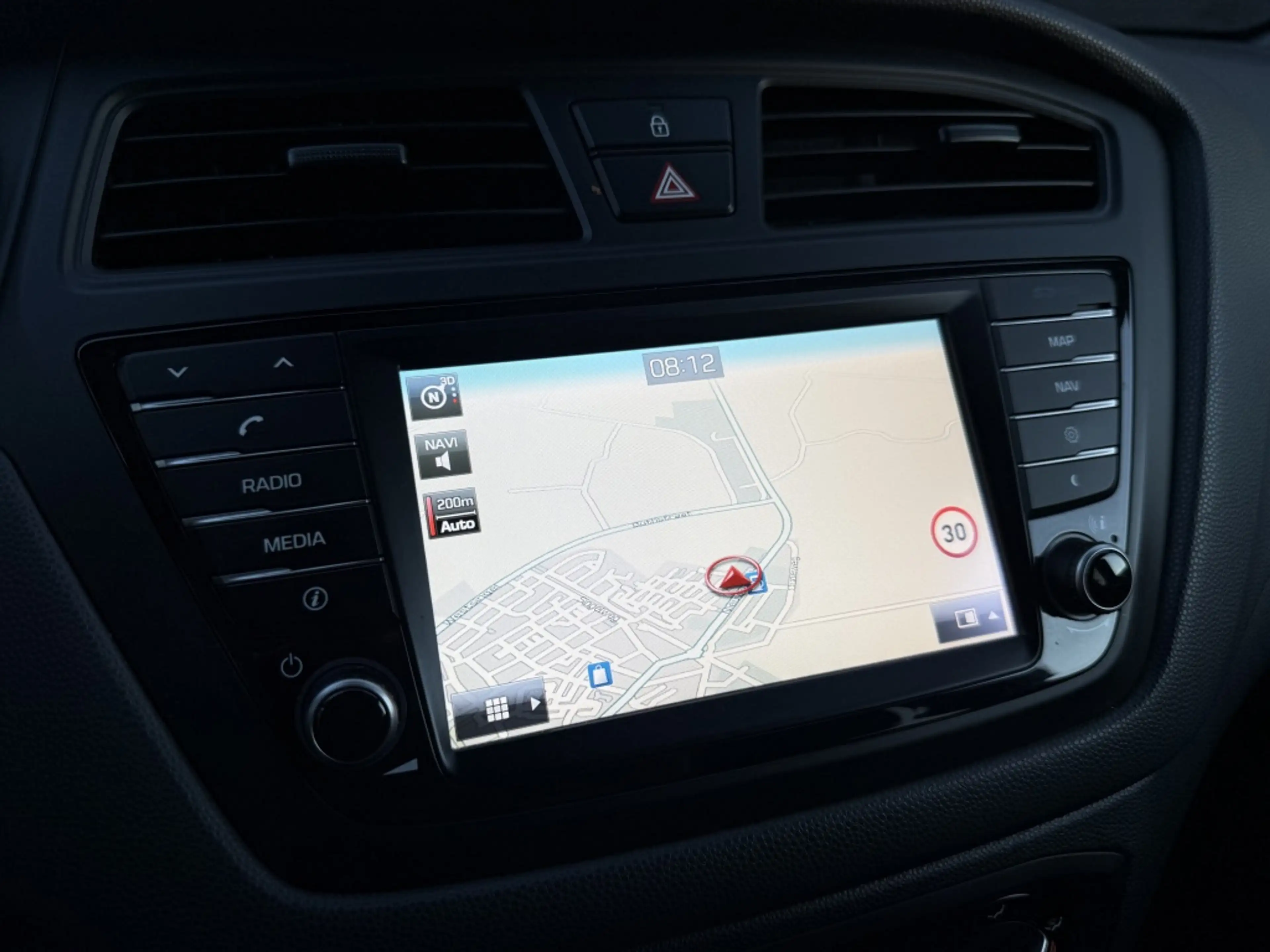 Hyundai i20 1.2 HP Black edition — photo 17