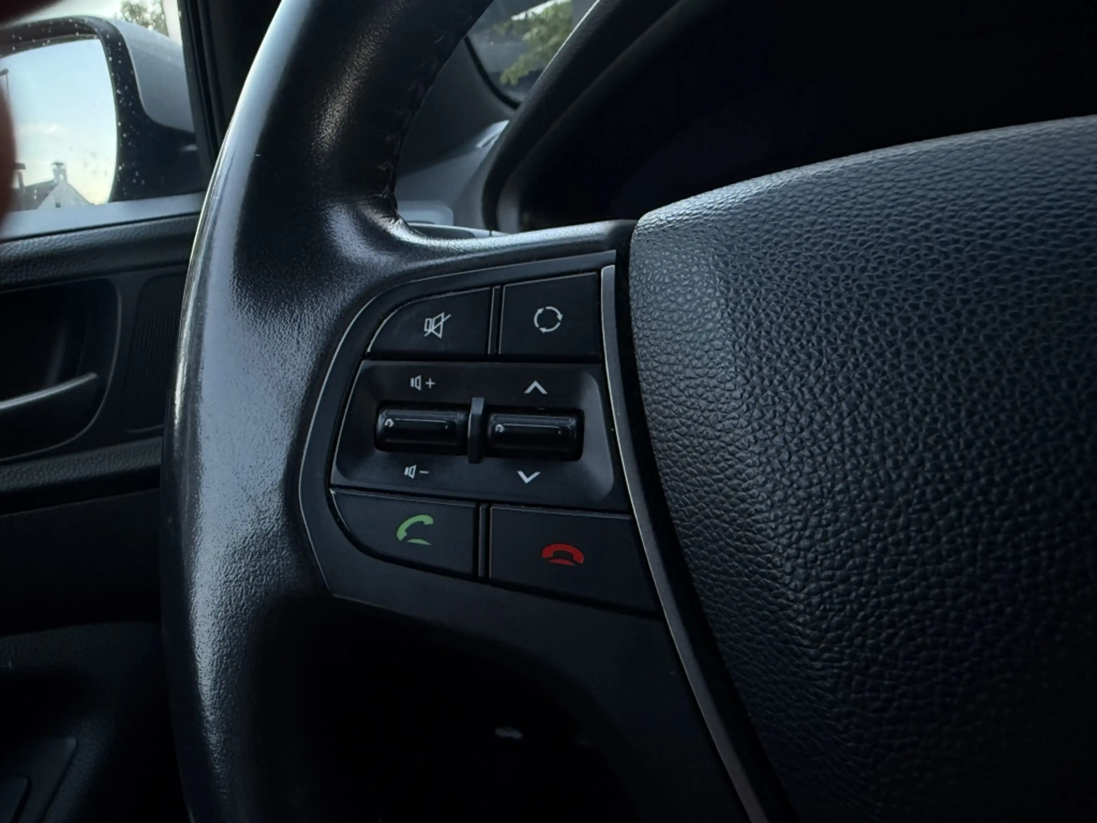 Hyundai i20 1.2 HP Black edition — photo 13