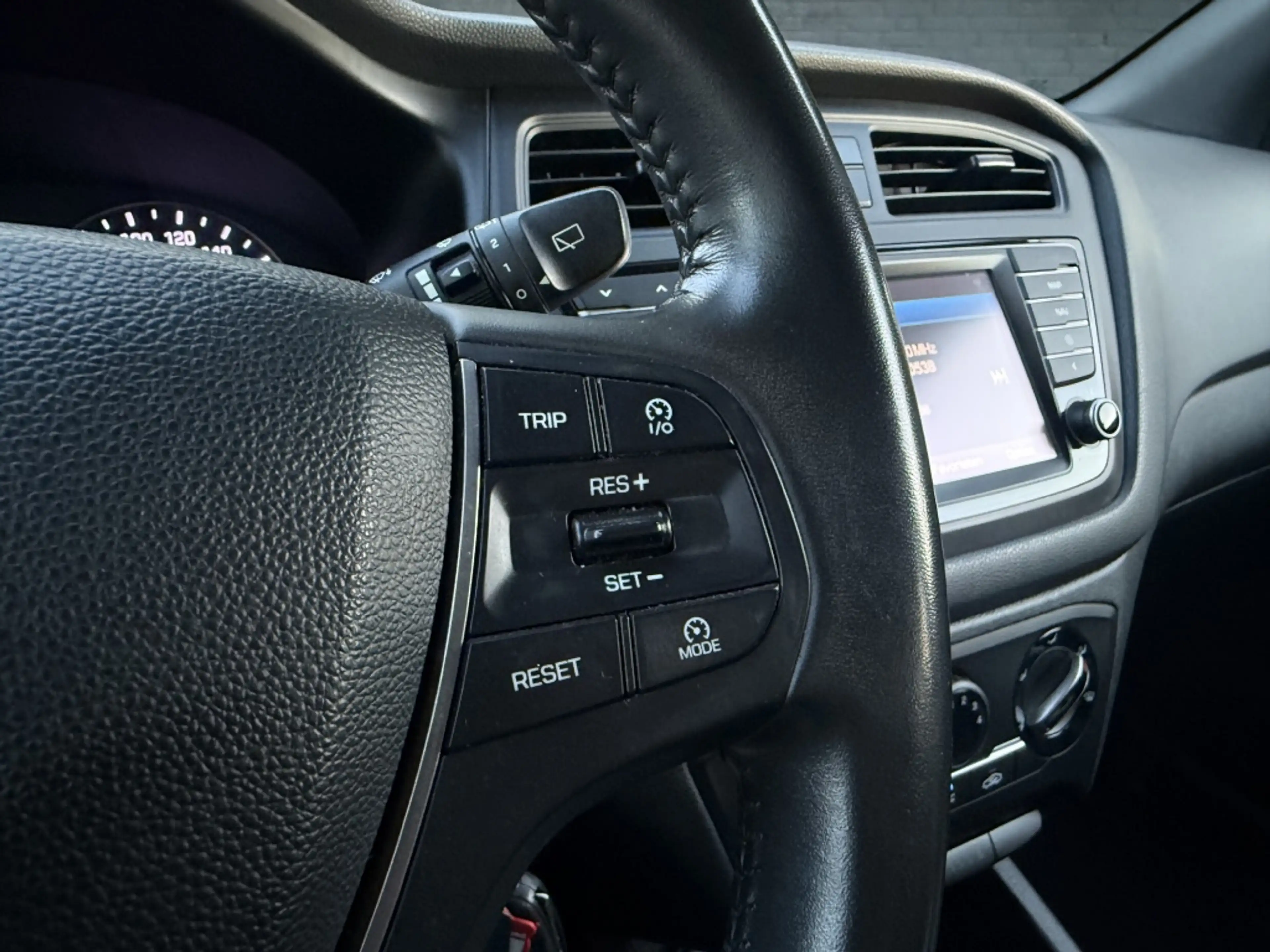 Hyundai i20 1.2 HP Black edition — photo 14