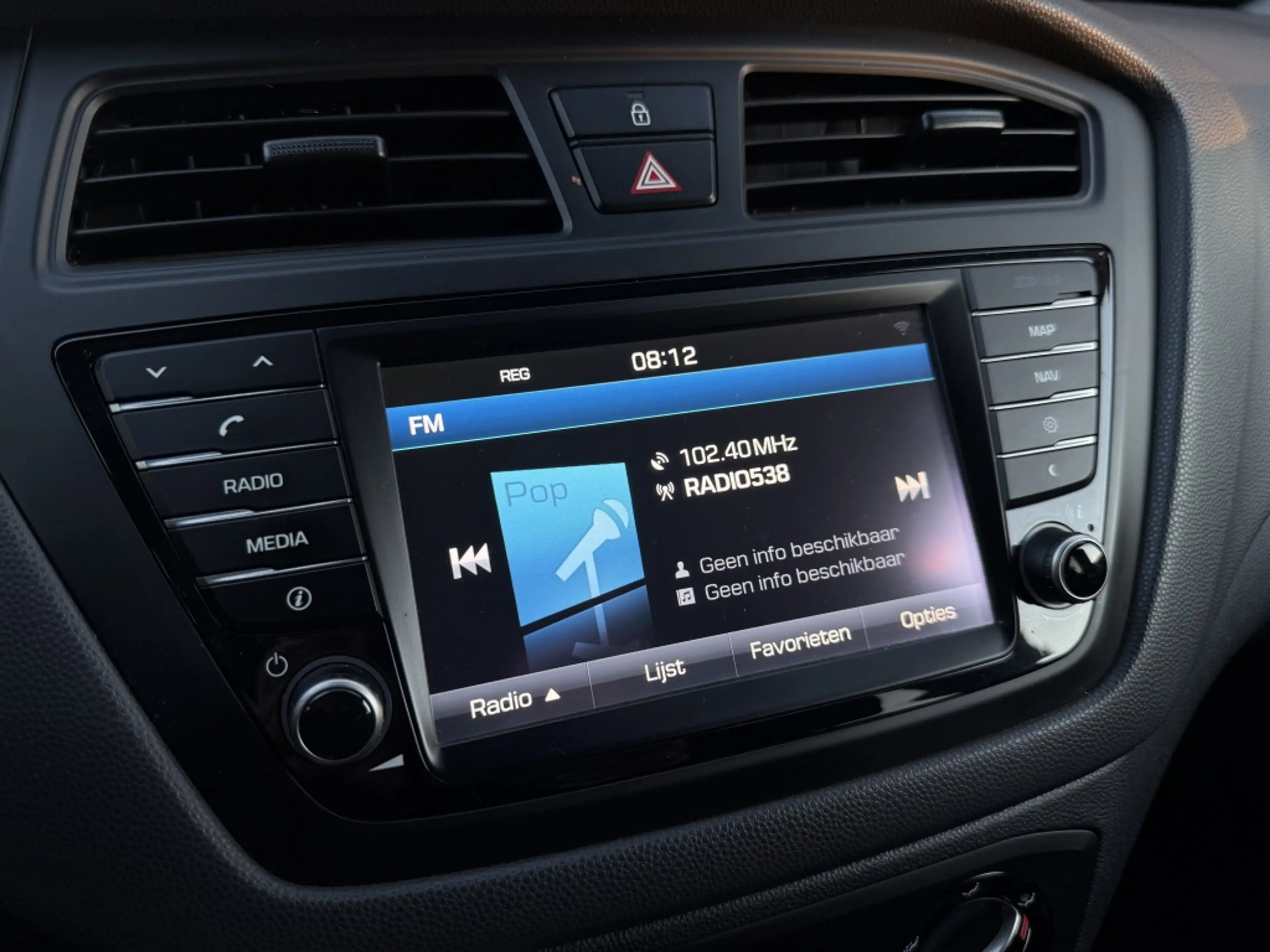 Hyundai i20 1.2 HP Black edition — photo 16