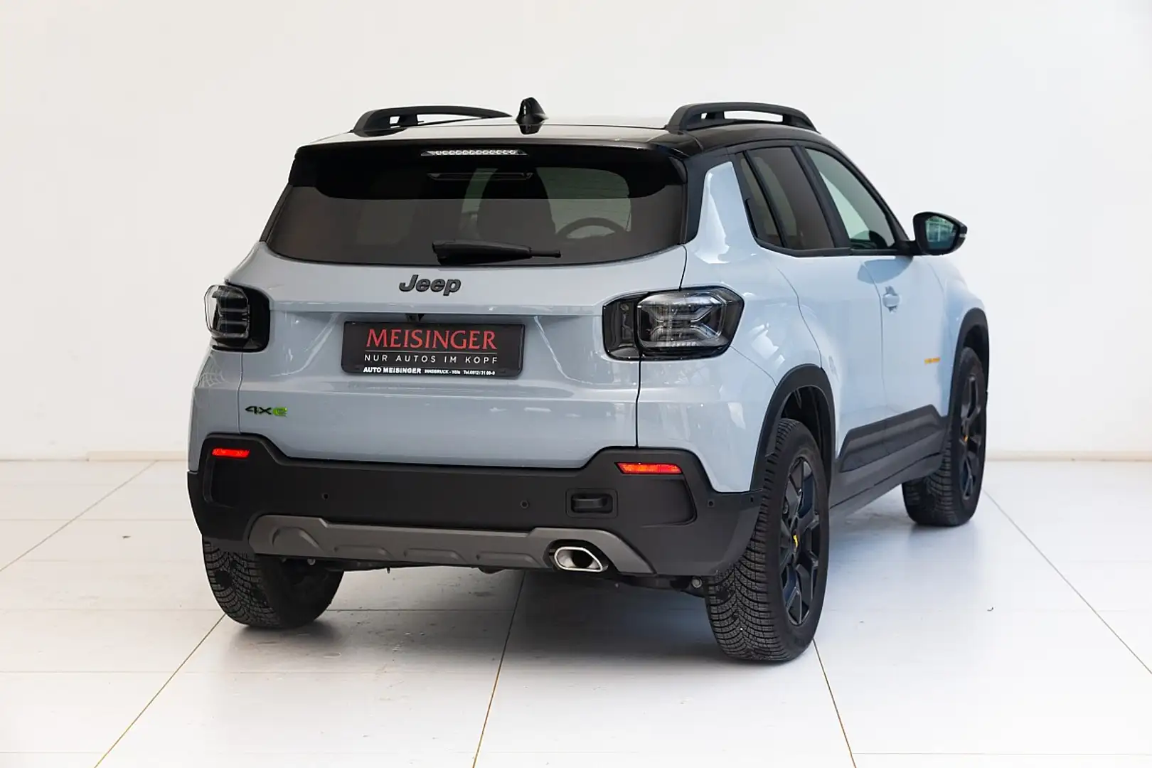 Jeep Avenger 1.2 T3 e-Hybrid 4xe The North Face e-DCT6 Grau - 2