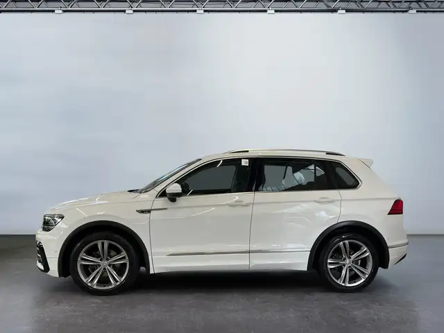Volkswagen Tiguan view 3