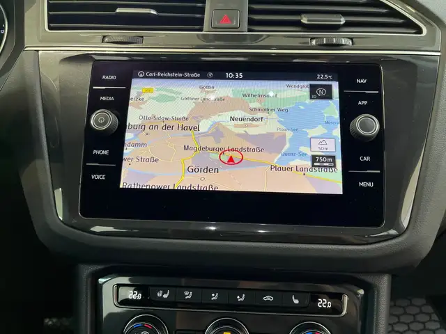 Volkswagen Tiguan view 13