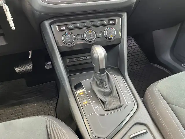 Volkswagen Tiguan view 9