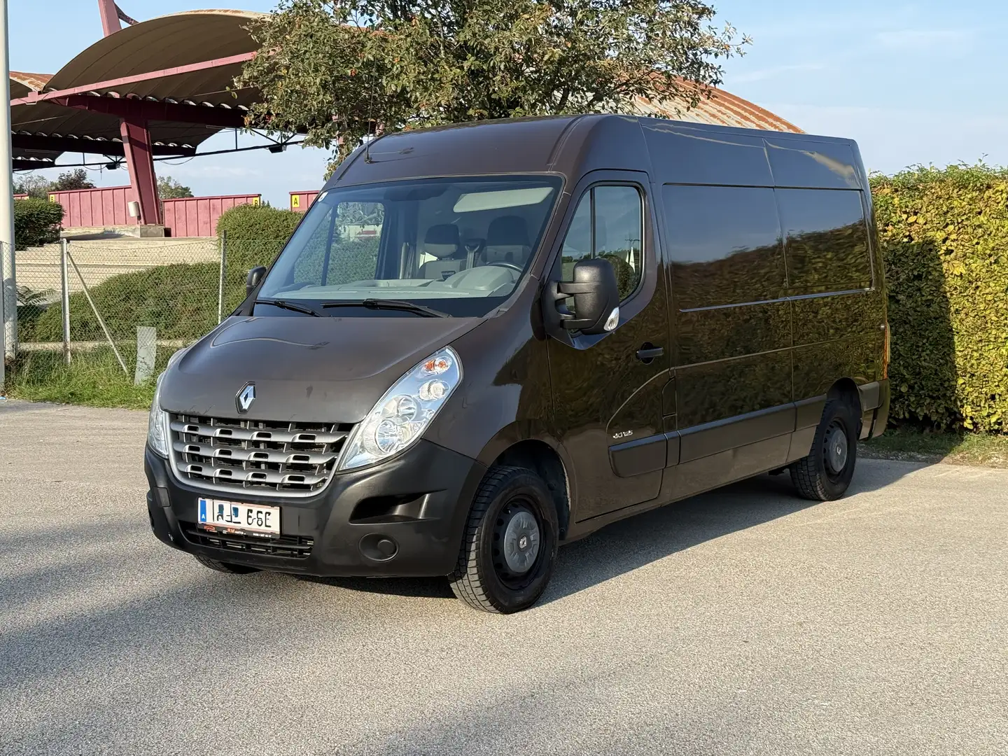 Renault Master Transporter L2H2 3,3t dCi 125 DPF Euro5 Braun - 1