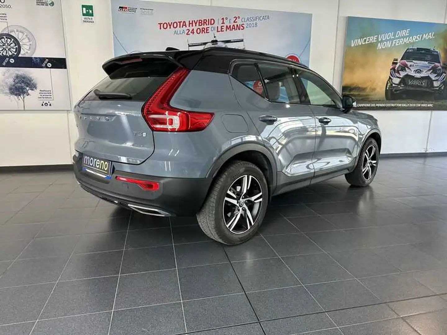 Volvo XC40 1.5 t3 R-design 163 CV Auto Grigio - 2