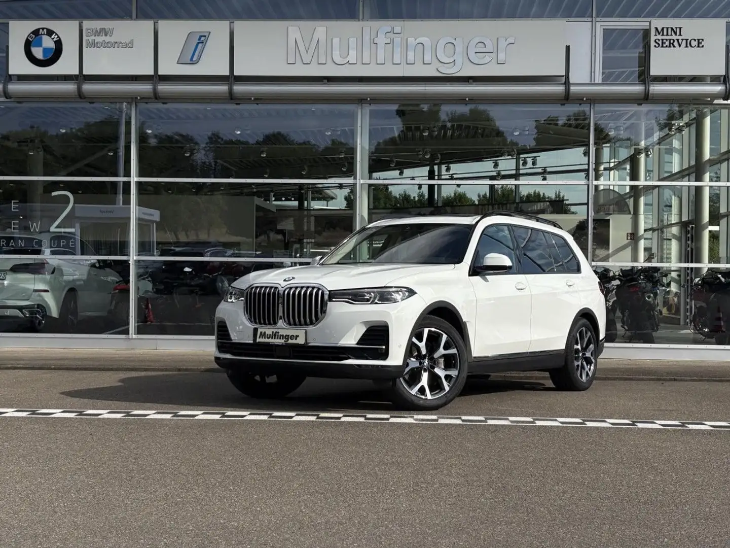 BMW X7 x40d Fond-Ent-Prof. Soft-Cl. Sur-View Standh Weiß - 2