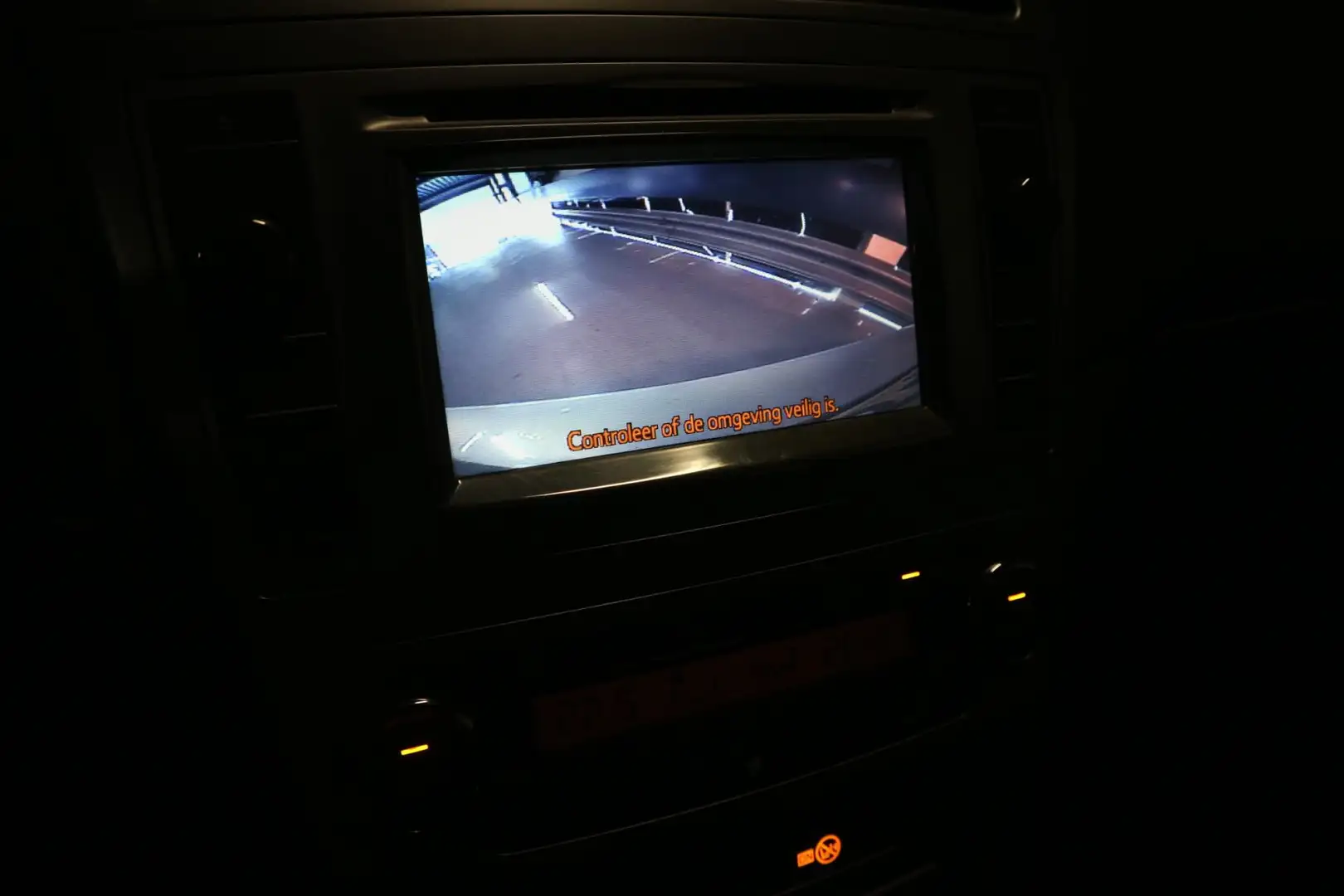 Toyota Avensis 1.8 VVTi Business / DEALER ODH ! Grijs - 2