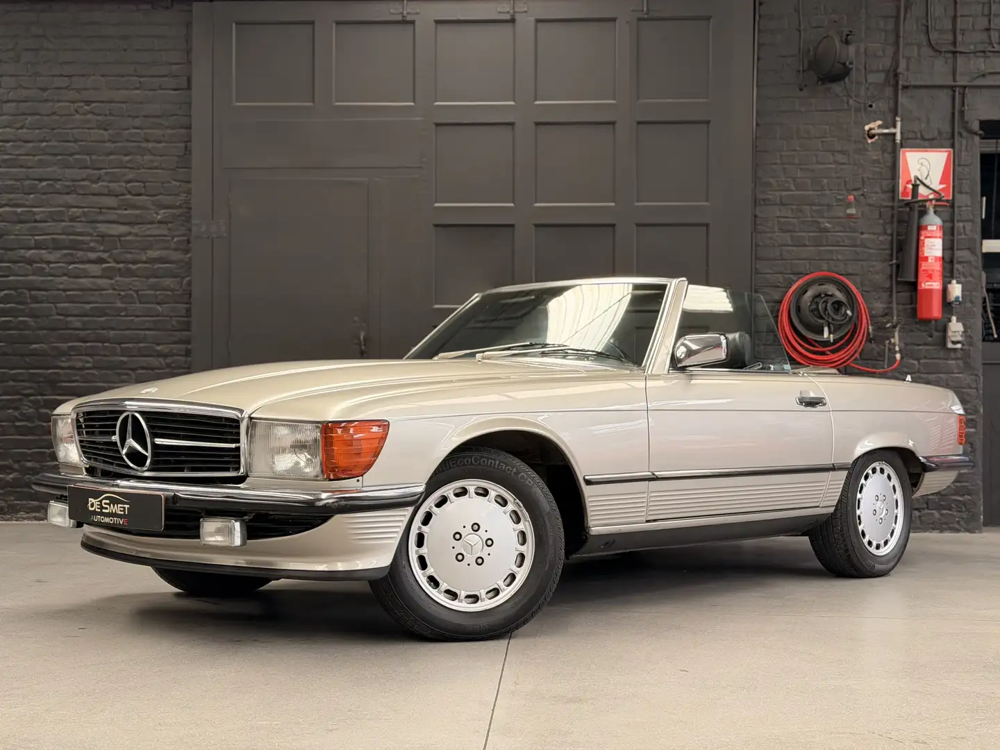 Mercedes-Benz SL 300 Beige - 2