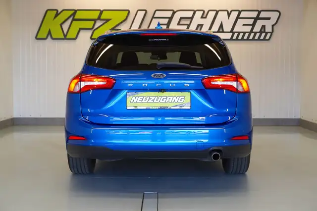 Ford Focus view 5