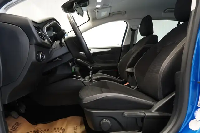 Ford Focus view 14