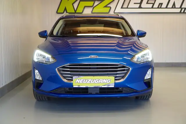 Ford Focus view 9