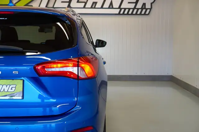 Ford Focus view 6