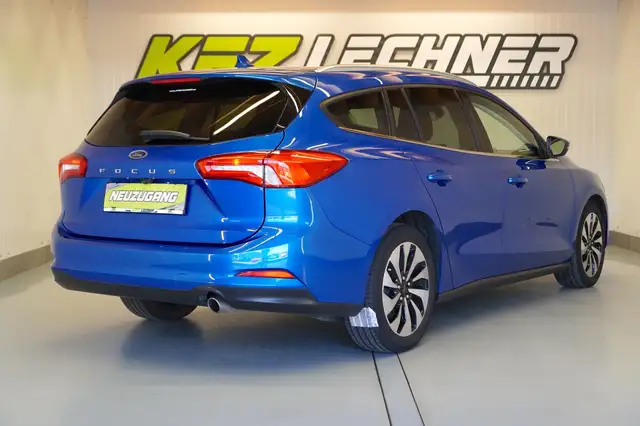 Ford Focus view 4