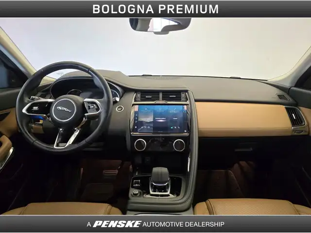 Jaguar E-Pace view 4
