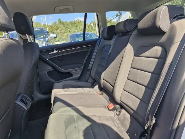 Volkswagen Golf view 13