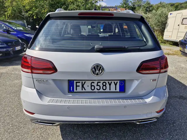 Volkswagen Golf view 5