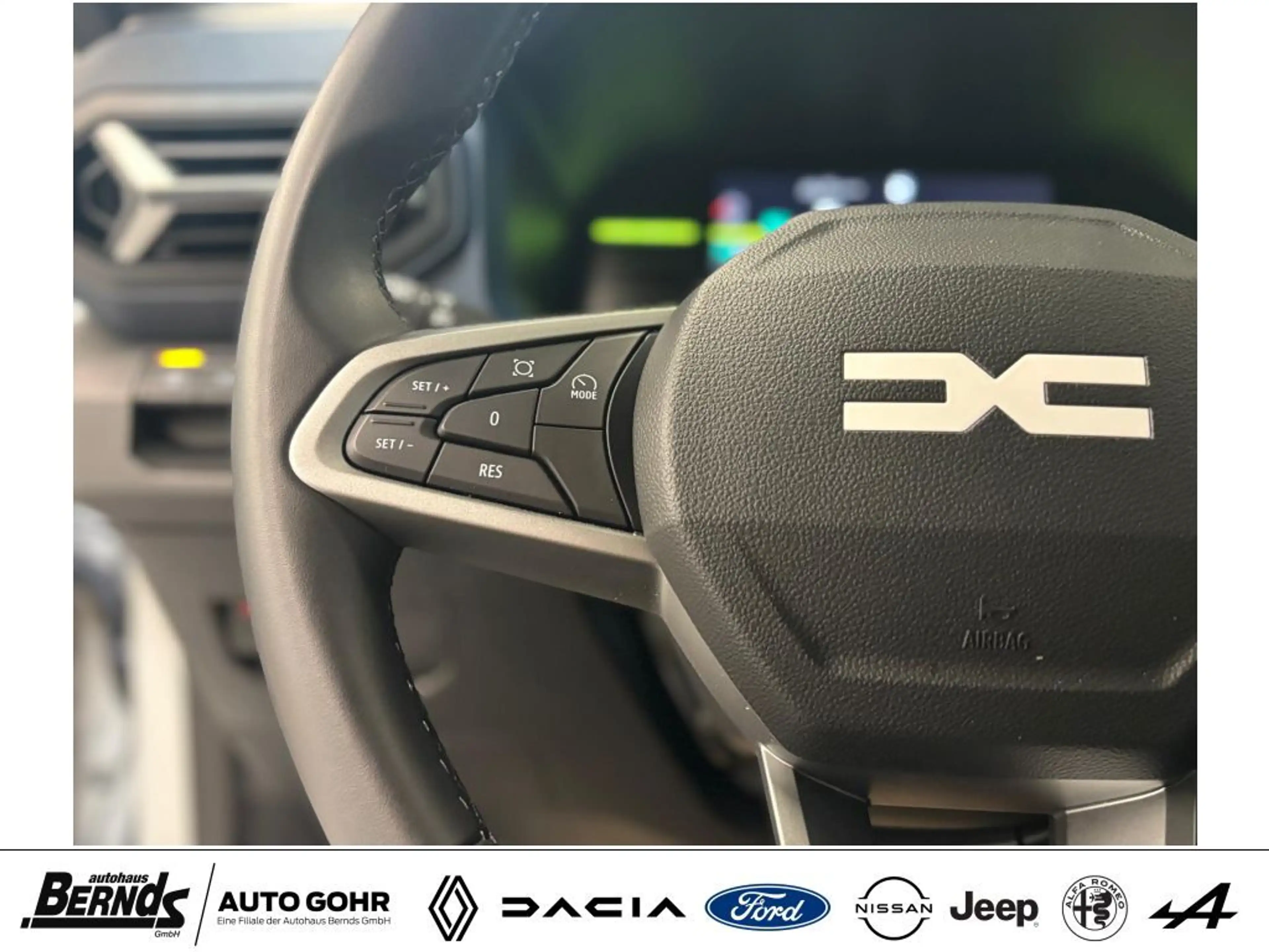 Dacia Duster Hybrid 140 Journey Multiview Kamera Navi 3D HiFi — photo 14