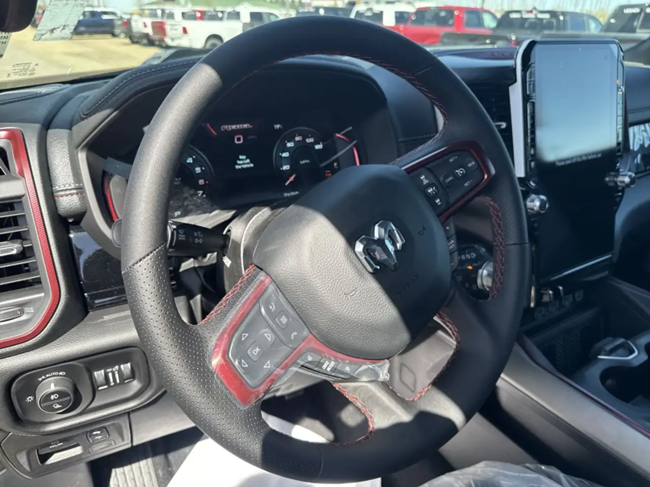 RAM 1500 снимка RAM 1500