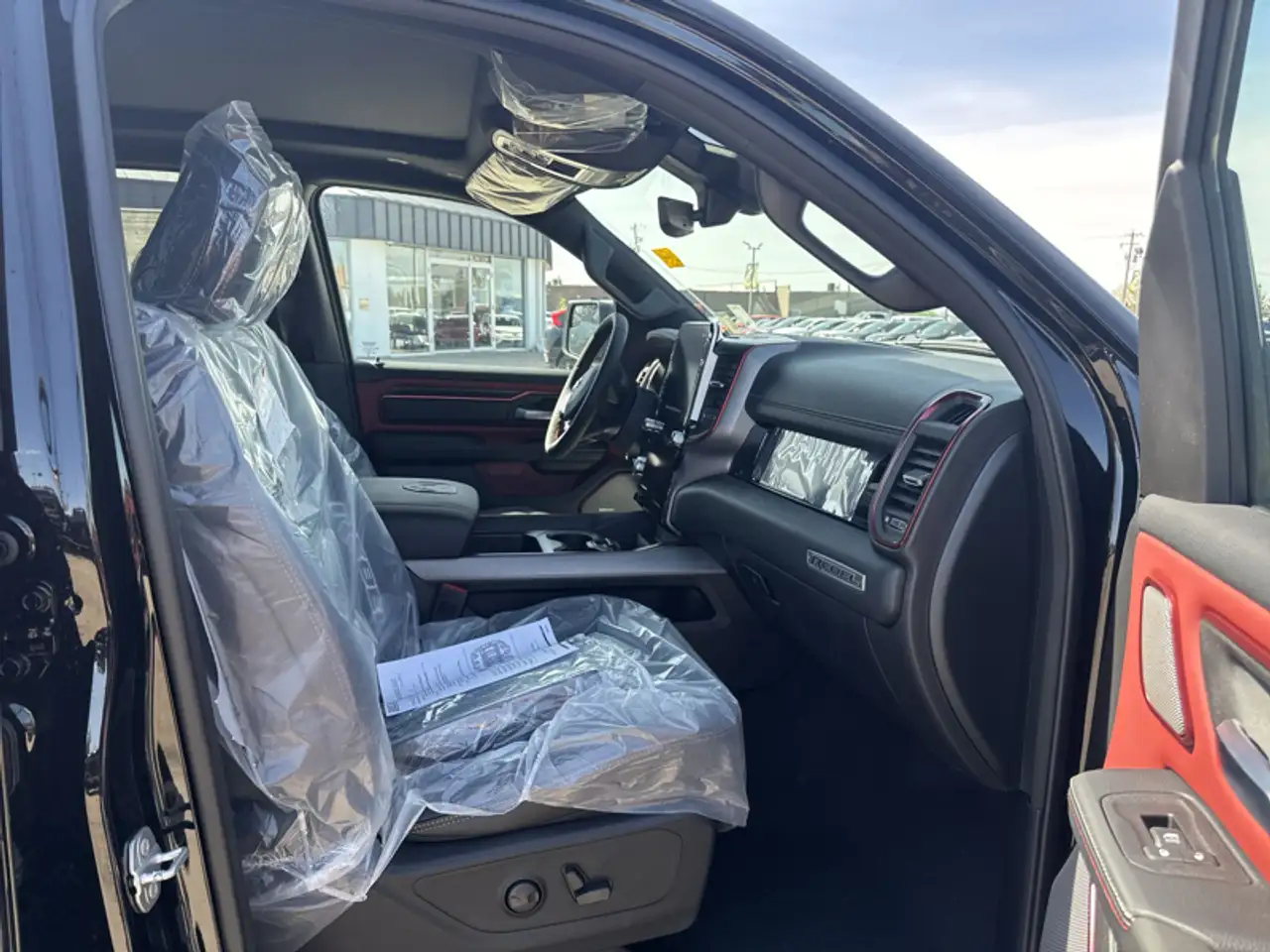 RAM 1500 снимка RAM 1500