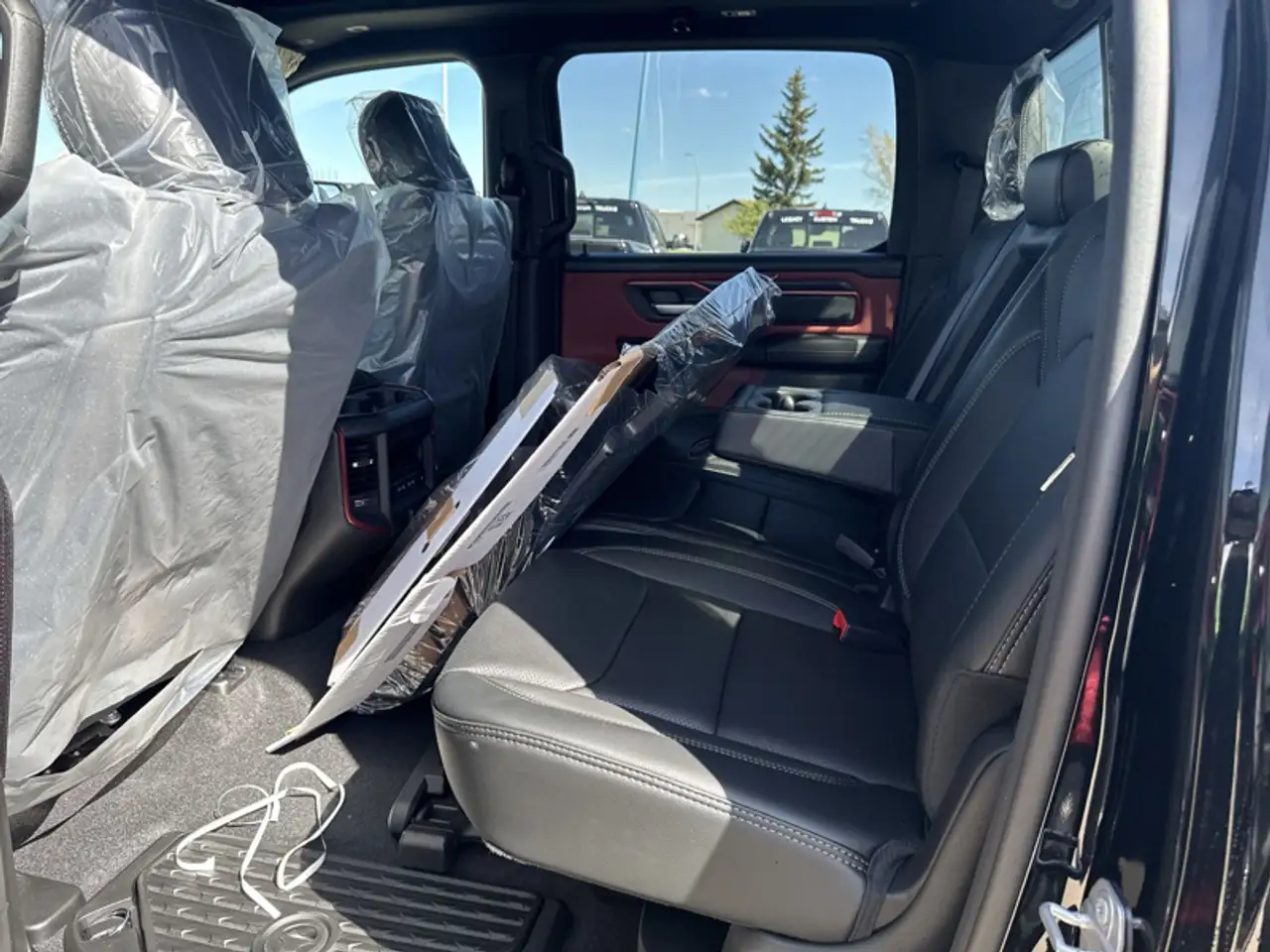 RAM 1500 снимка RAM 1500