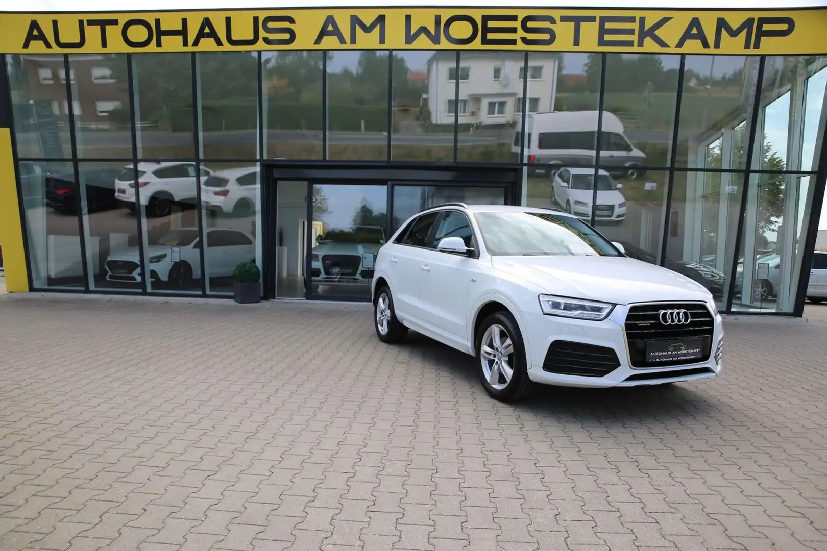 Audi Q3 QUATTRO*S-LINE*RFK*AHK*LED*NAVI*KEYLESSGO Weiß - 1