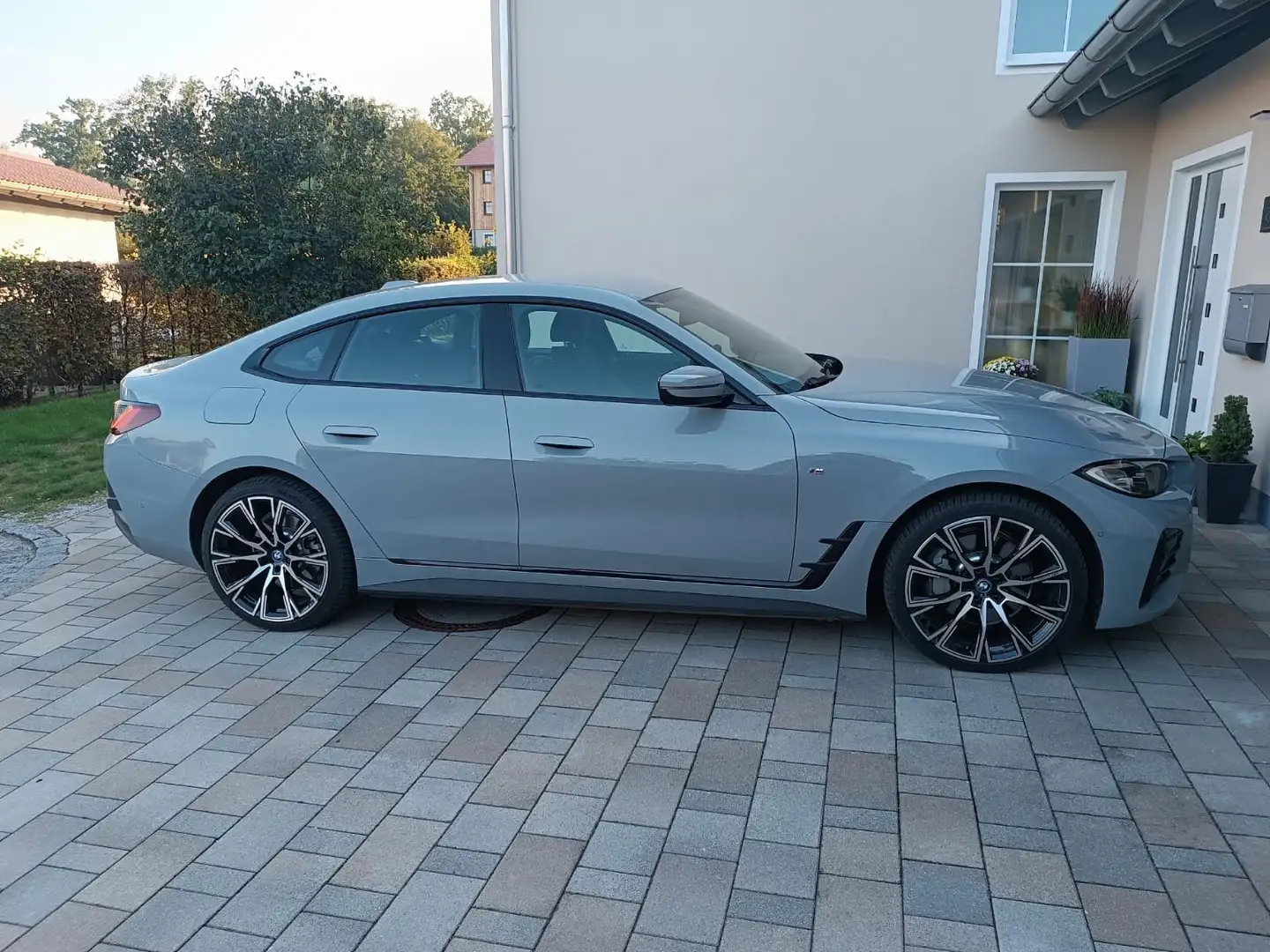 BMW i4 i4 Gran Coupe eDrive35 67kWh Grau - 1