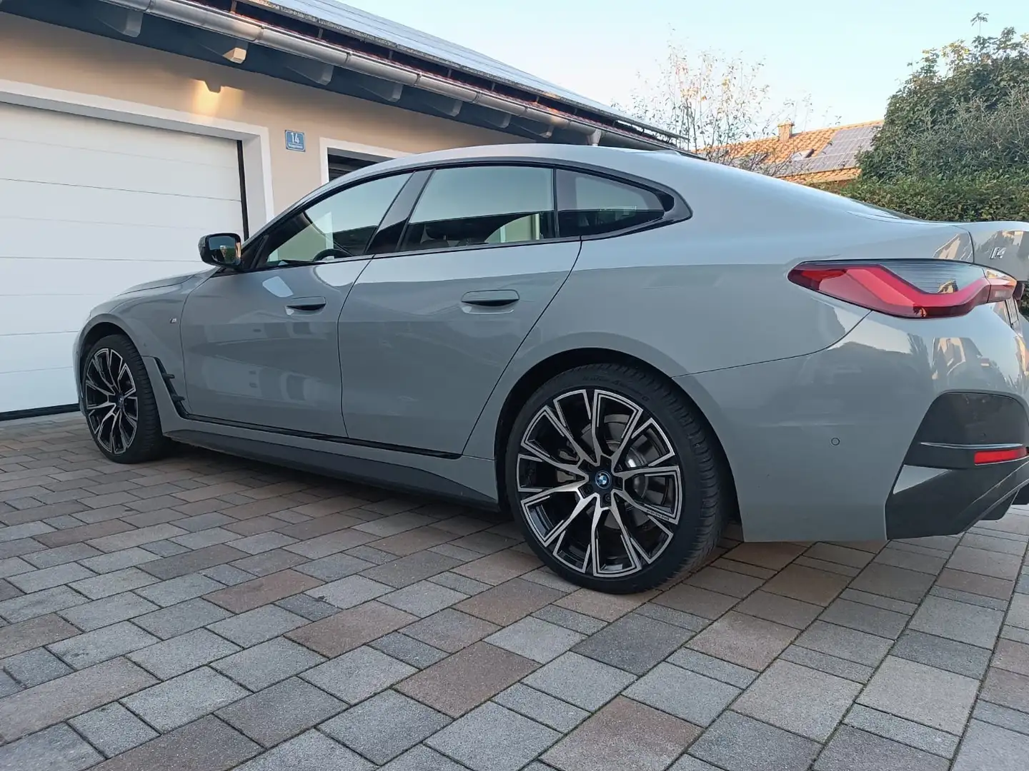 BMW i4 i4 Gran Coupe eDrive35 67kWh Grau - 2