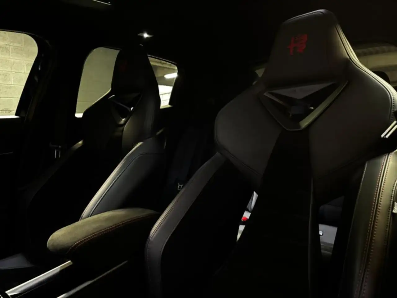 Alfa Romeo Junior 2025 — фото 12