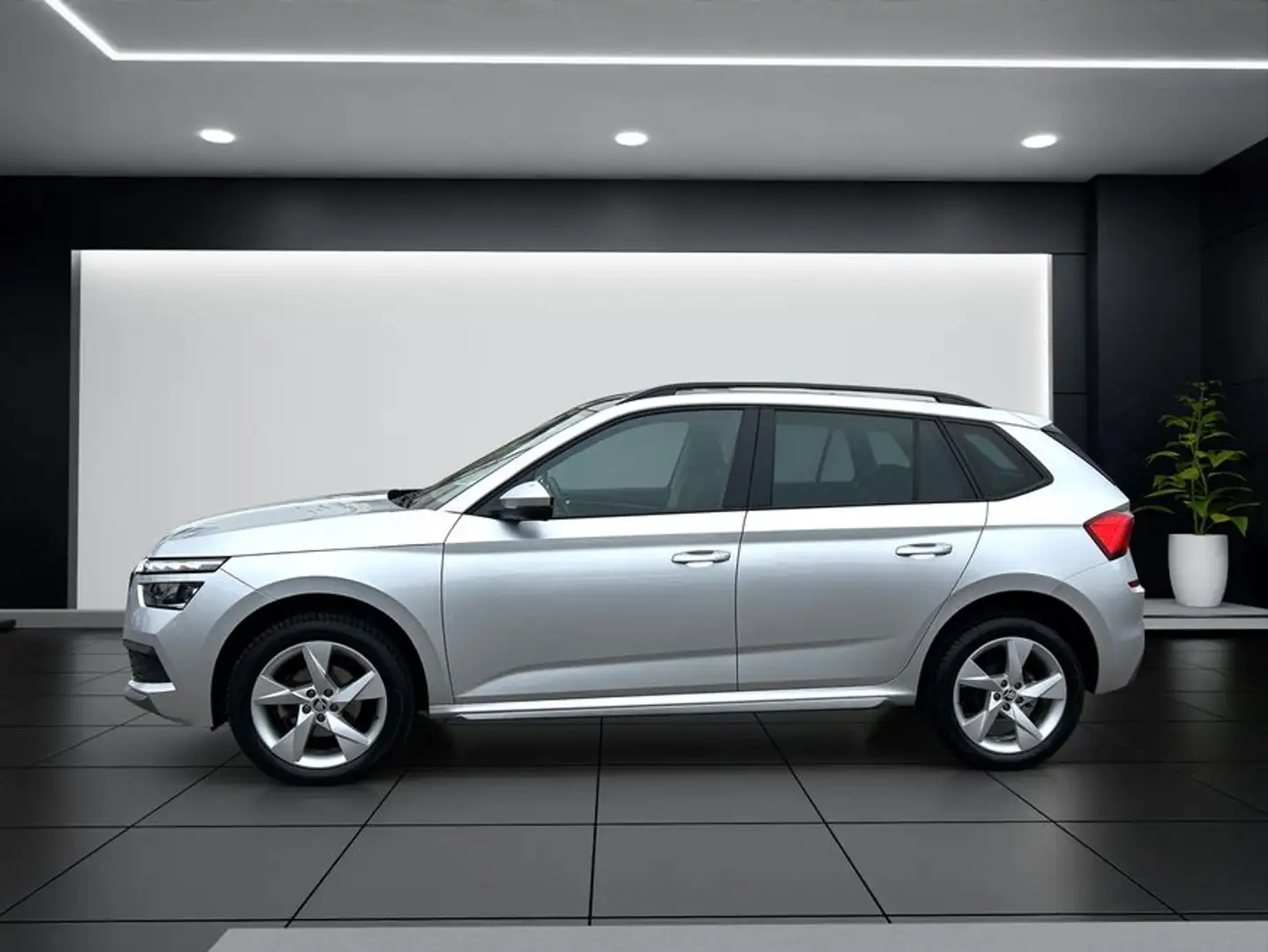 Skoda Kamiq 1.5 TSI DSG Style Silber - 2