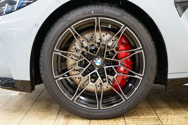 BMW M4 view 5