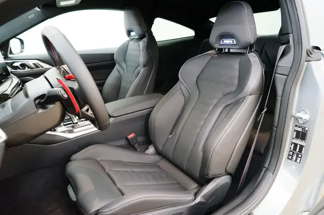 BMW M4 view 9