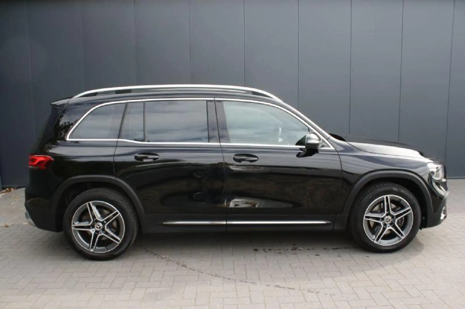 Mercedes-Benz GLB 200 Premium Plus AMG - 7-PERSOONS - TREKHAAK Zwart - 2