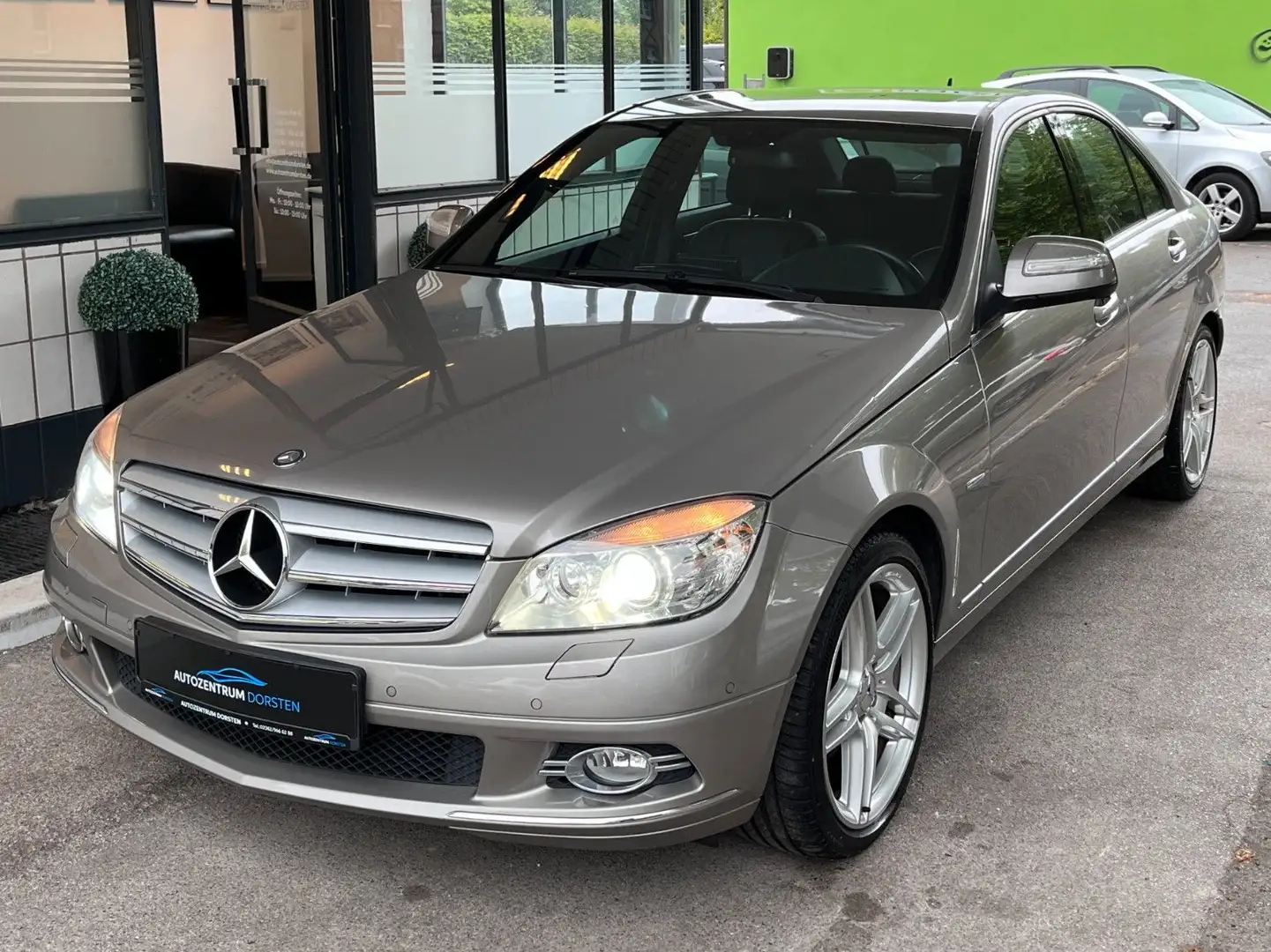 Mercedes-Benz C 280 Avantgarde C-Klasse Lim Automatik W204 AMG Silber - 2