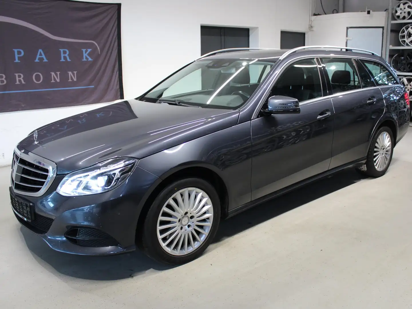 Mercedes-Benz E 250 E 250CDI 7G-Tronic*4Matic**Navi*LED*Spur.A*AHK Grau - 1
