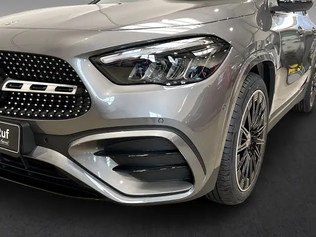 Mercedes-Benz Gla Class view 15