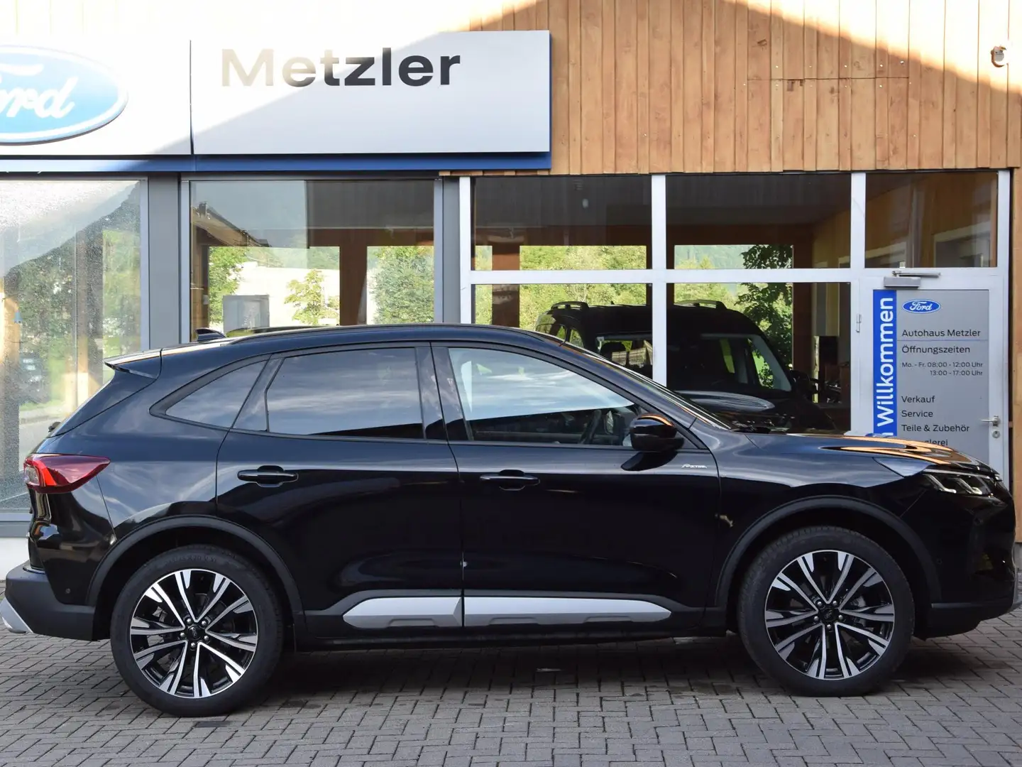 Ford Kuga Hybrid ST-Line X Allrad Schwarz - 1