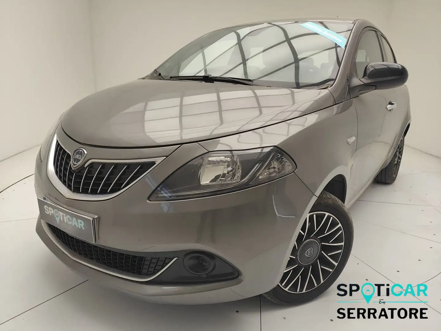 Lancia Ypsilon III 2021 1.0 firefly hybrid Platino s&s 70cv Grigio - 1