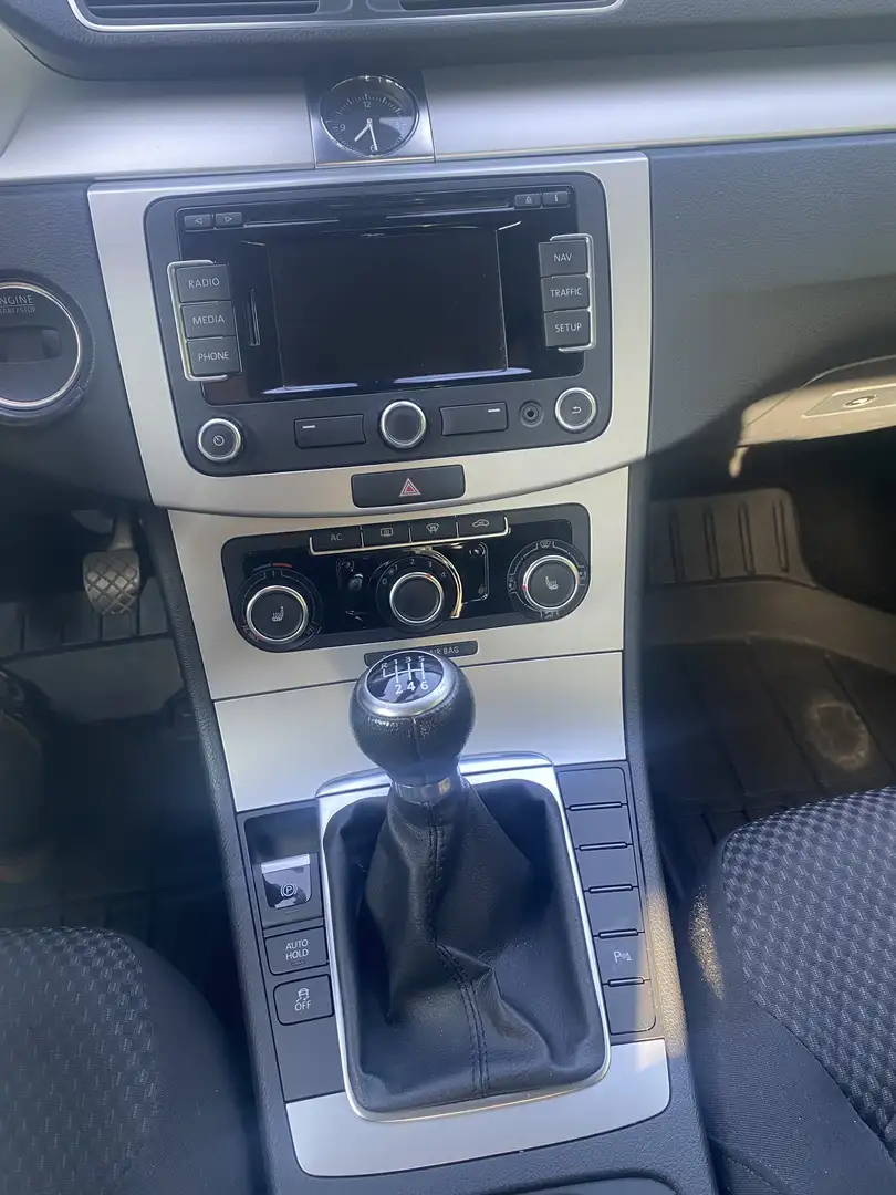 Volkswagen Passat Trendline Braun - 2