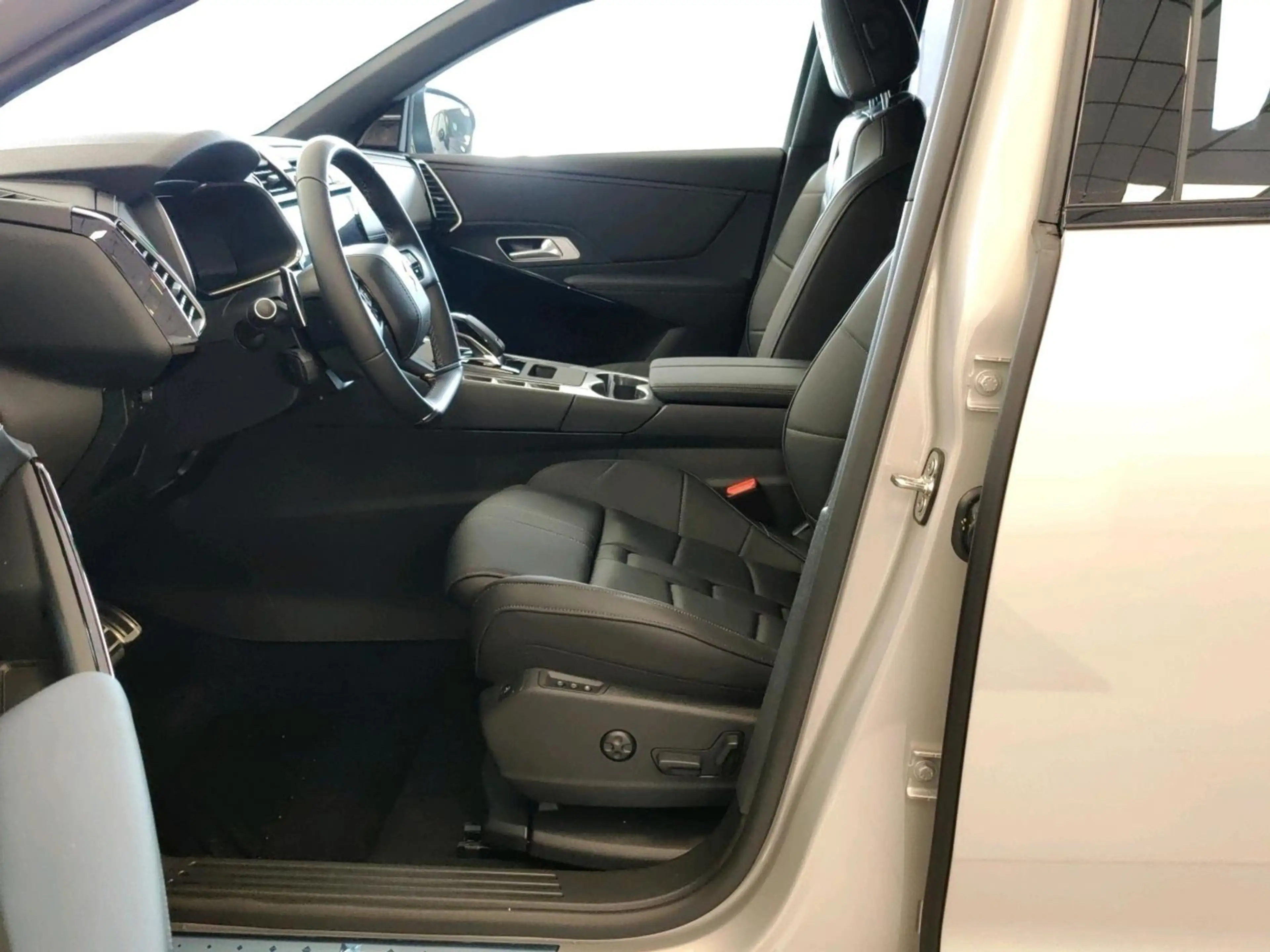 DS Automobiles DS 7 Crossback ÉTOILE BlueHDI 130 PS — photo 7