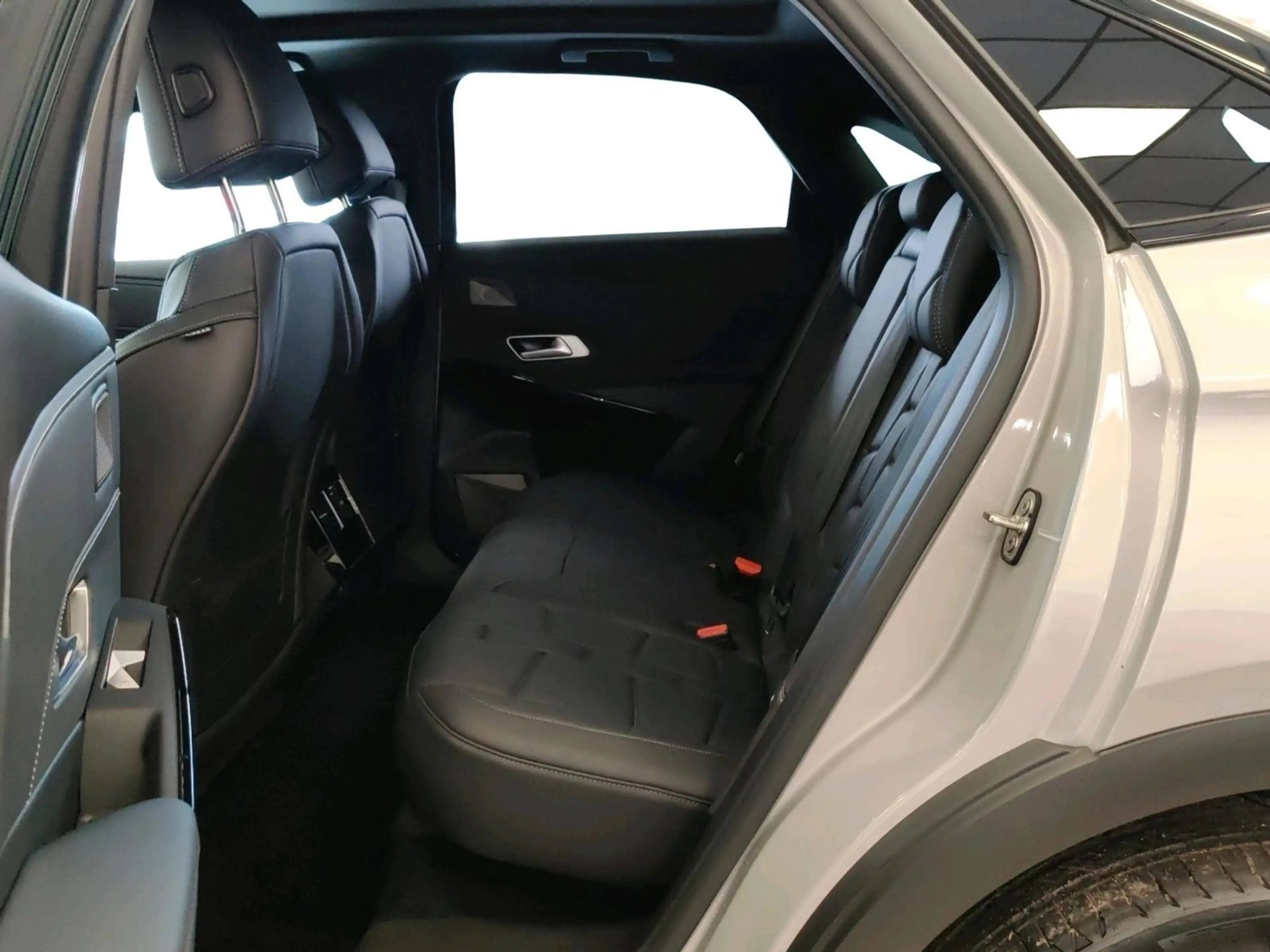 DS Automobiles DS 7 Crossback ÉTOILE BlueHDI 130 PS — photo 8