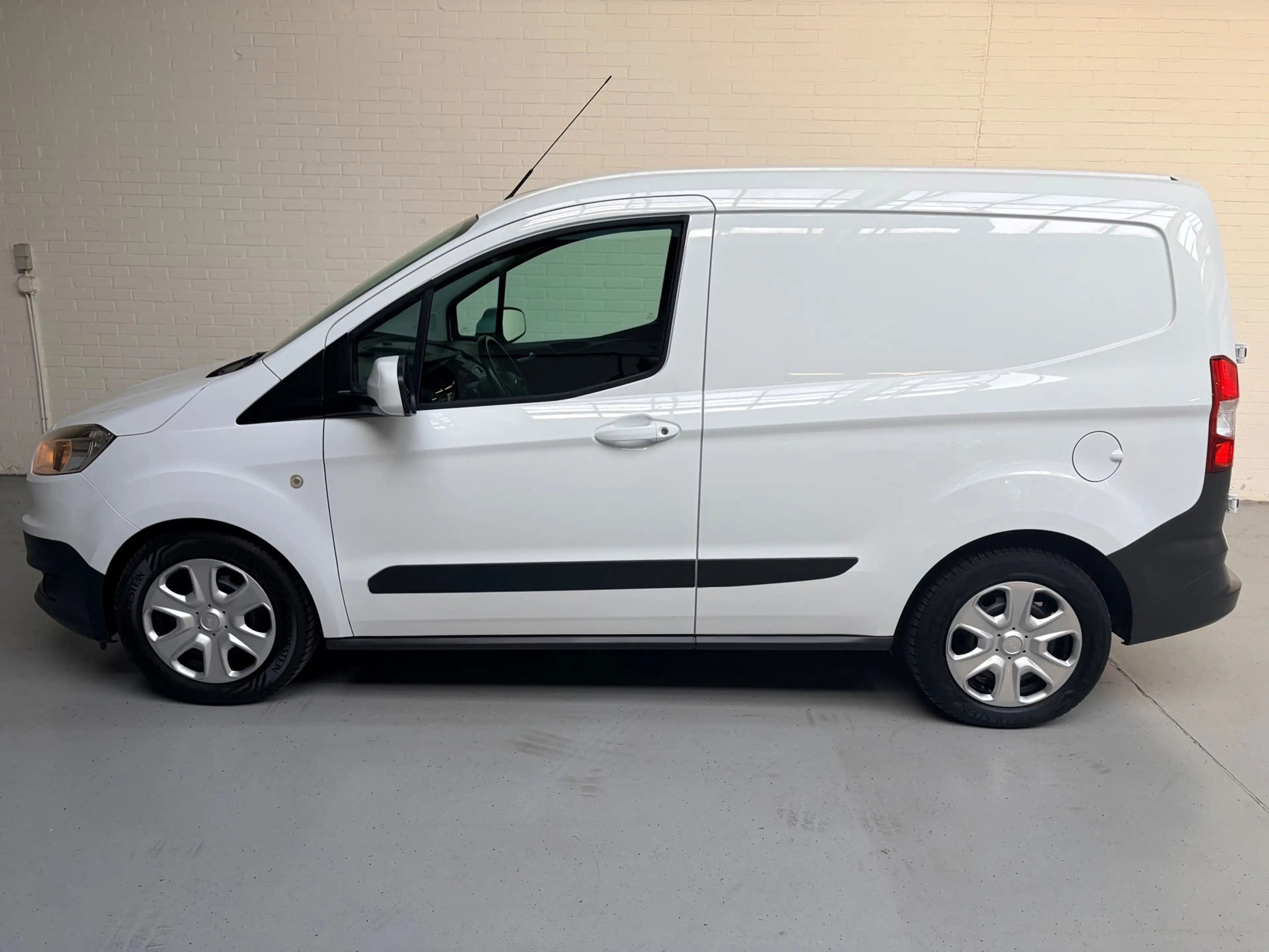 Ford Transit Courier 1.5 TDCI Trend, Airco, CruiseControl, Stoel verwar — photo 5
