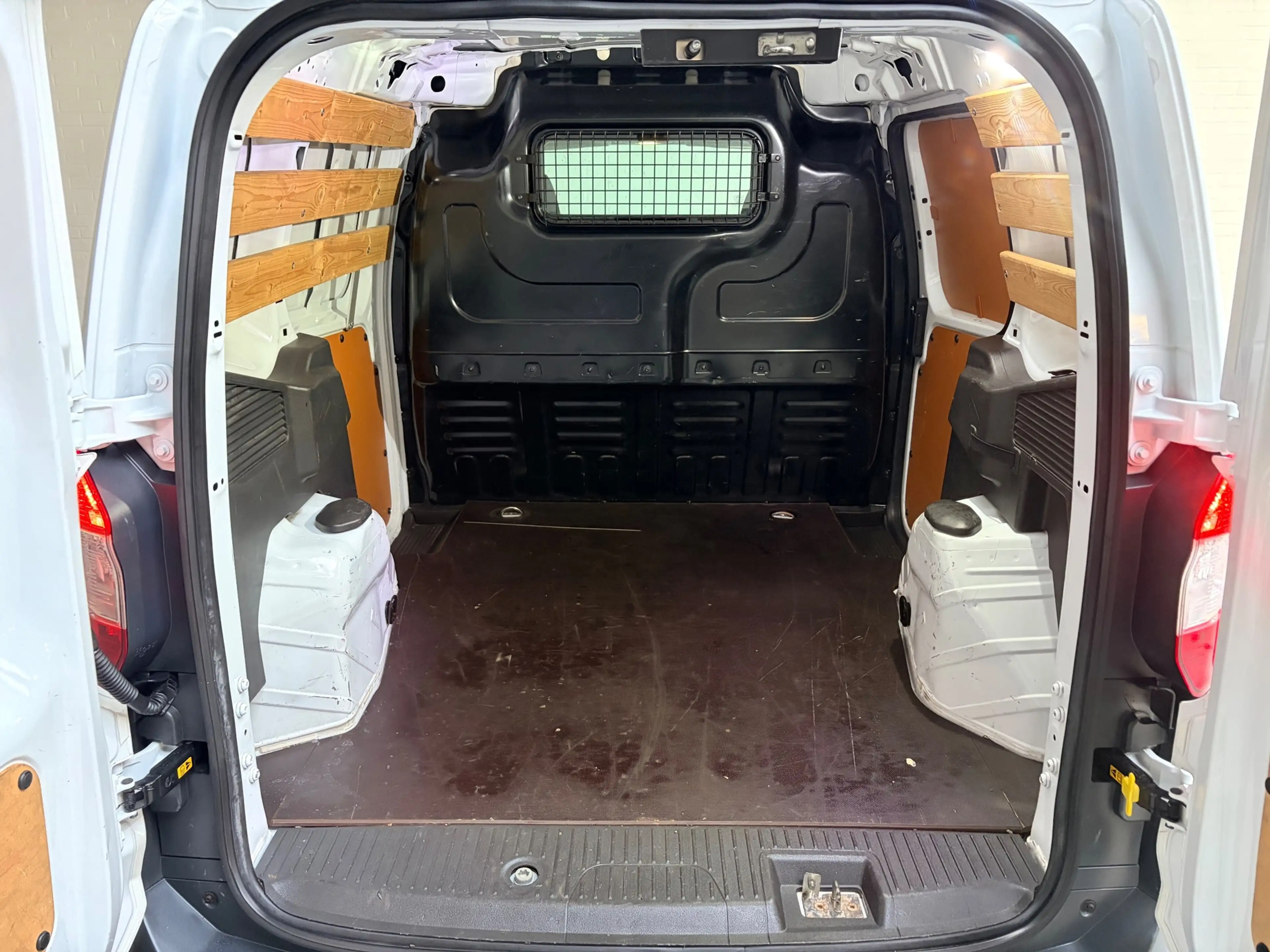 Ford Transit Courier 1.5 TDCI Trend, Airco, CruiseControl, Stoel verwar — photo 2