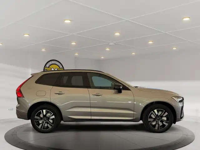 Volvo XC60 T6 Plus Dark eAWD Ansicht 4