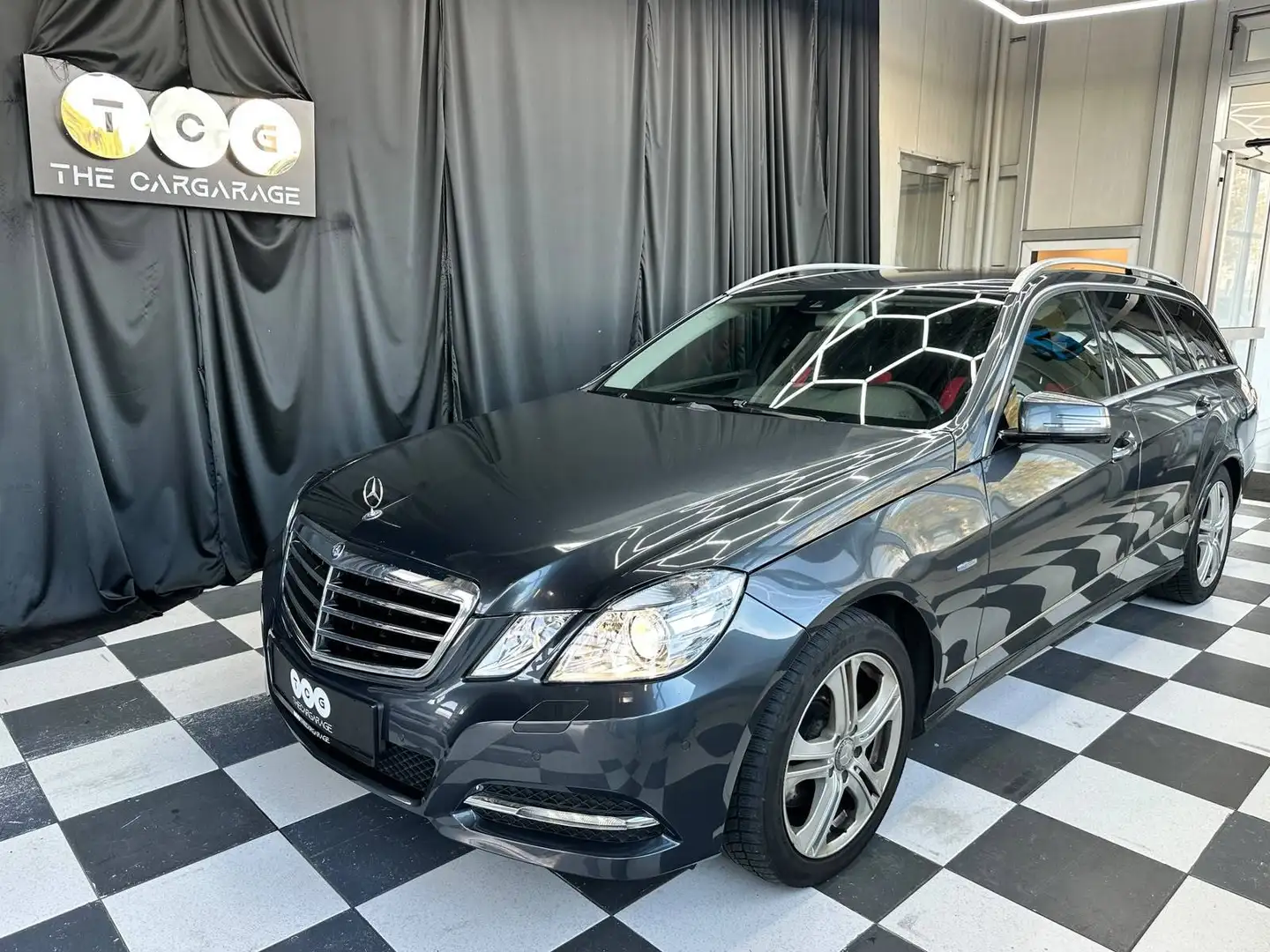 Mercedes-Benz E 250 E 250 CDI 4Matic (212.282) Grau - 1