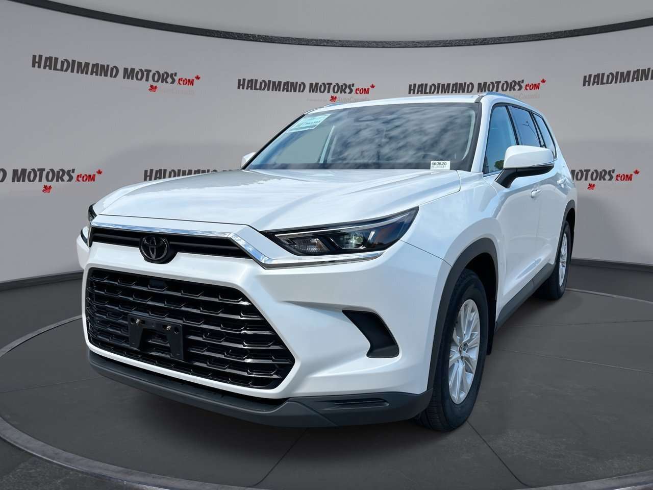 2026 Toyota Grand Highlander XLE AWD | One Owner | No Accidents | Leather Seats